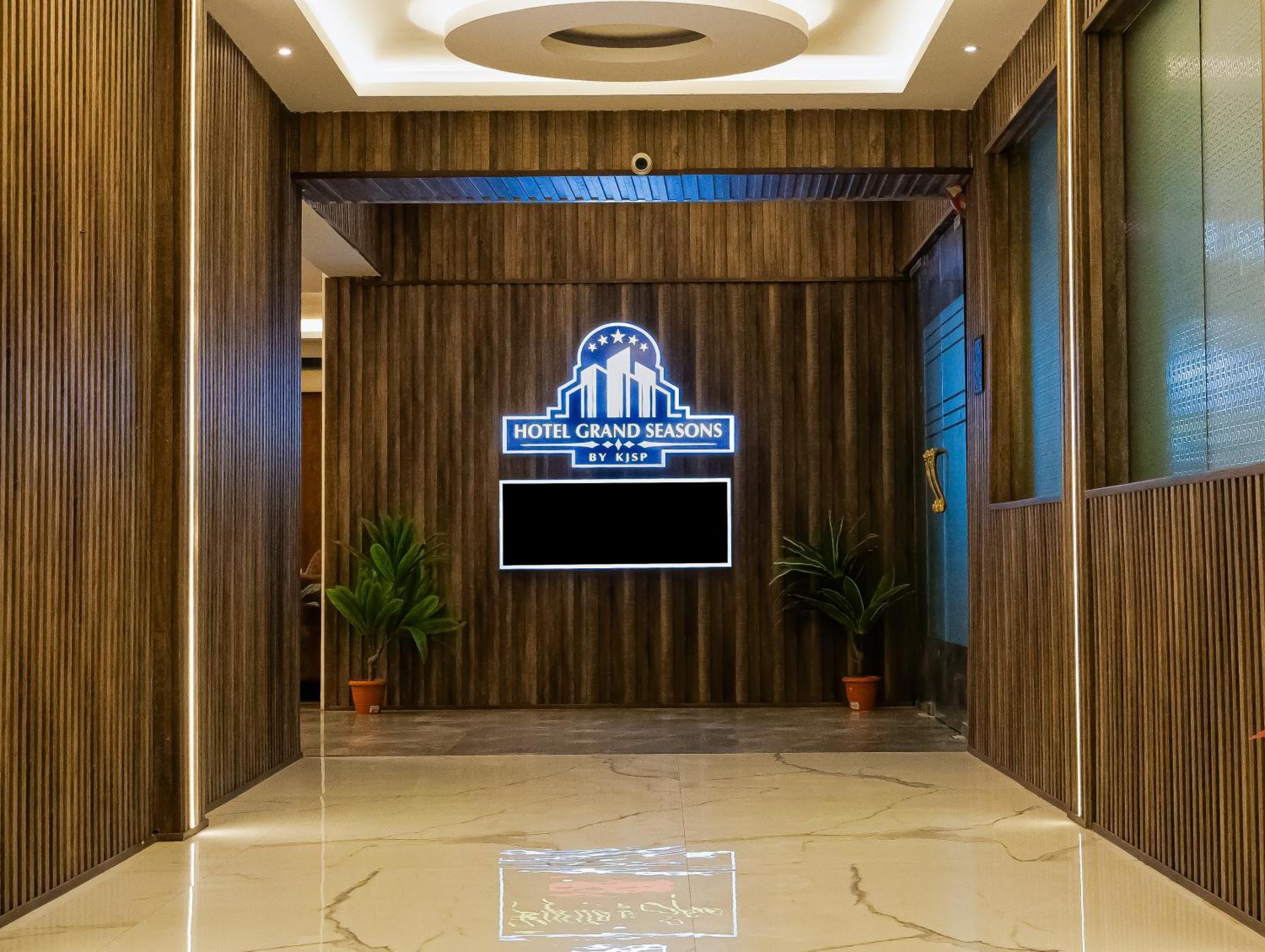 Hotel Grand Seasons- Navi Mumbai Exterior foto